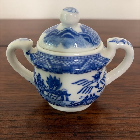 Blue Willow Other - Blue and White Porcelain Bowl Mini Decoration
